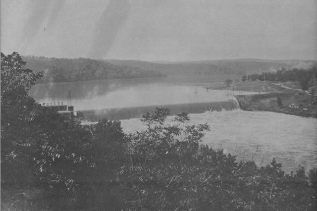 Lake Taneycomo shortly after completion of Powersite Dam